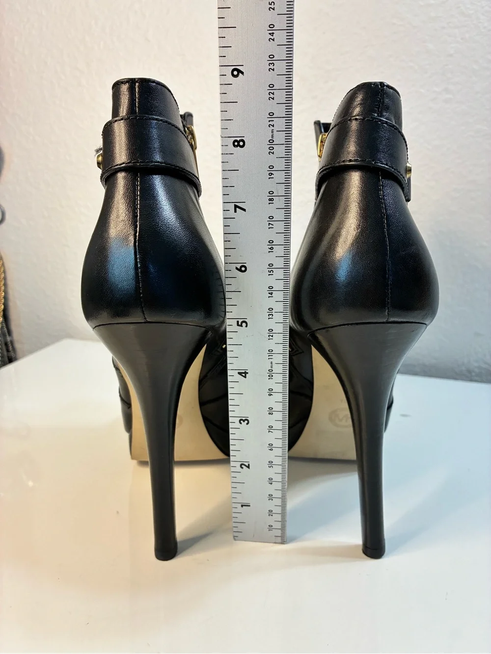 Michael Kors Wyatt 10M Black Leather Stiletto Ankle Boots with Gold MK Accent